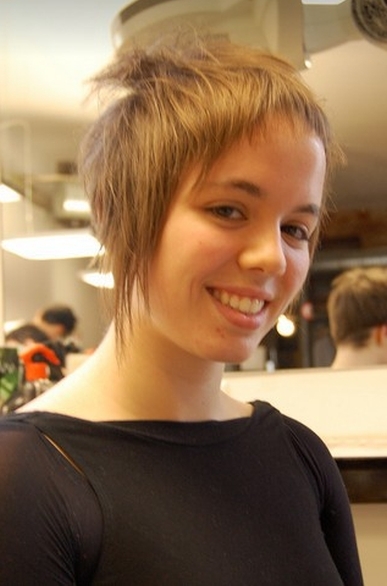 asymetryczne fryzury krótkie uczesanie damskie zdjęcie numer 157A